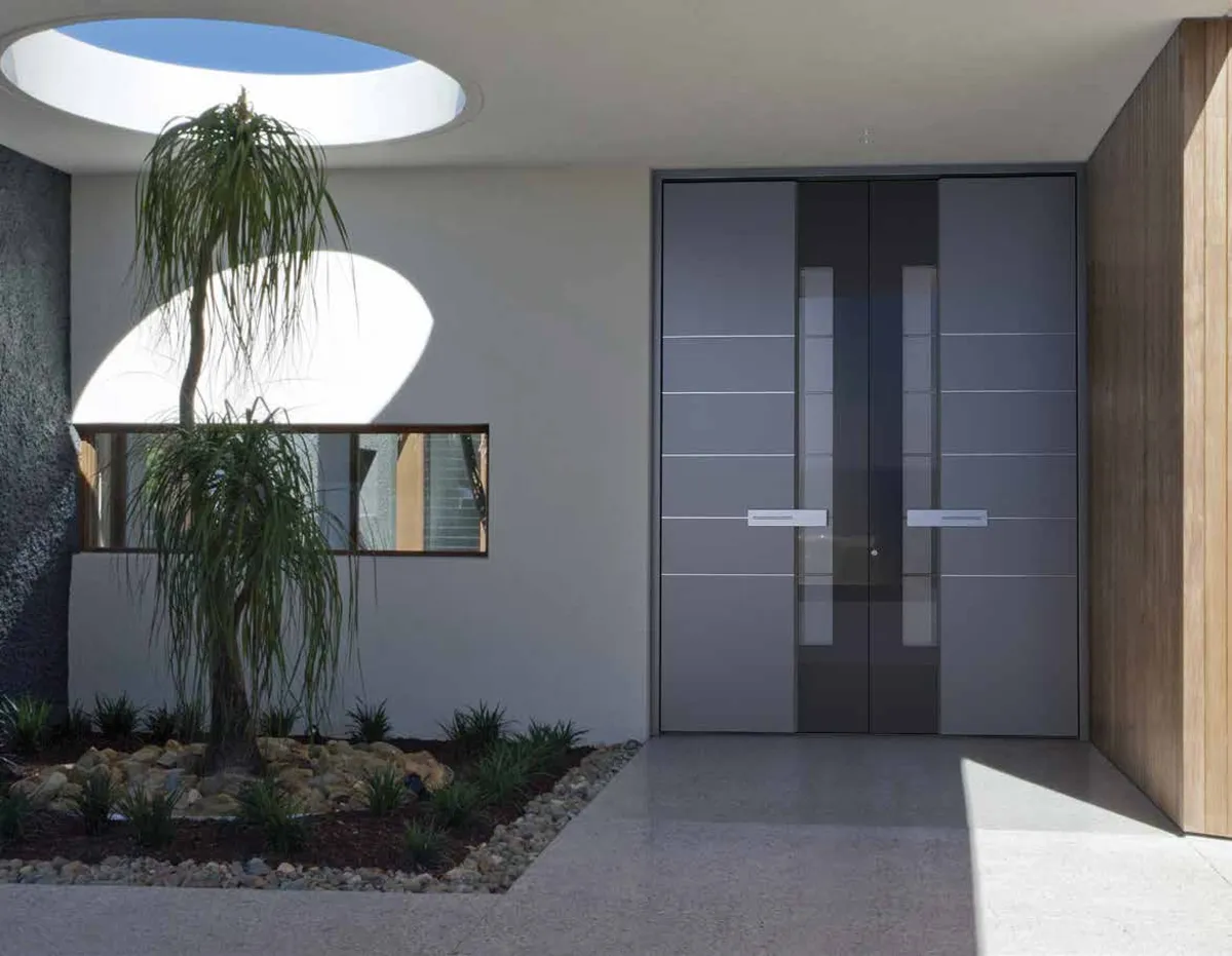 Pirnar Ultimum Doppeltür mit rundem Oberlicht in Egenhausen