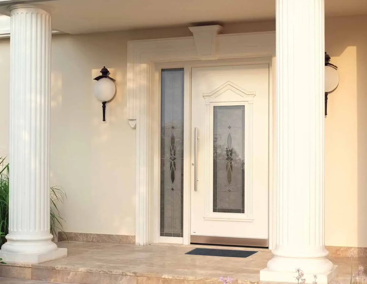 Pirnar Premium Classico Haustür mit Säulen in Straubenhardt