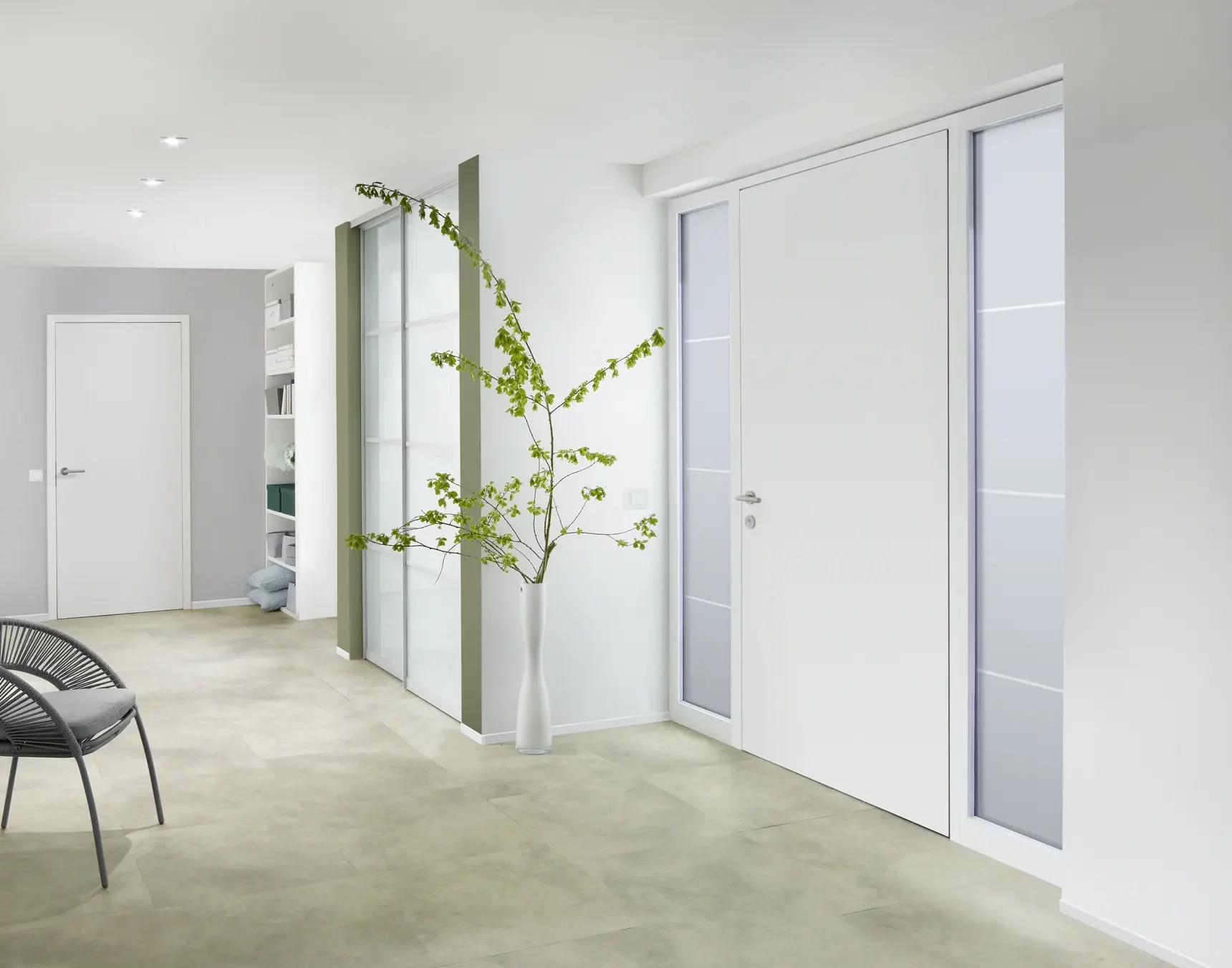 Flächenbündige Innenzarge – Haustür und Zimmertür passen perfekt zusammen